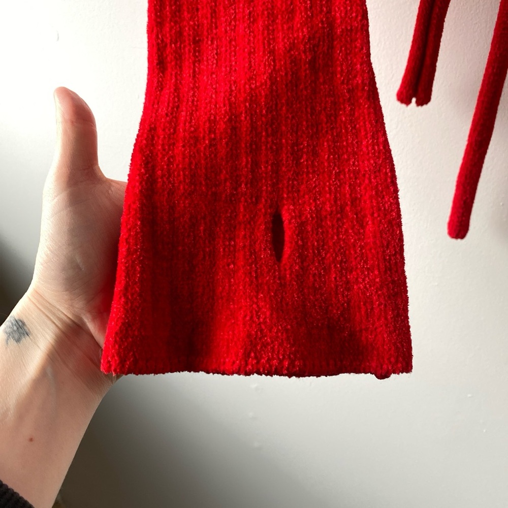 Ottolinger - Red Cropped Turtleneck Sweater with Drawstring Detail - Picture 4 of 10